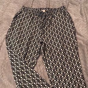 Dress pants with drawstring and pockets